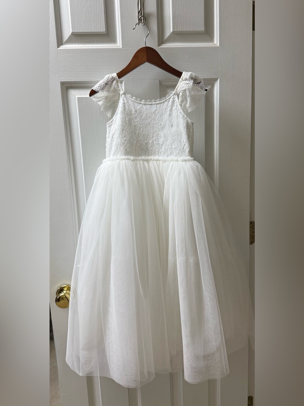 Ivory Lace & Tulle Girls' Formal Dress - Classic Flower Girl Style